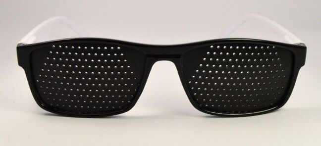Las gafas especiales le permiten aumentar la claridad y la nitidez de la imagen